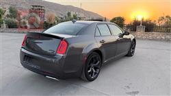 کرایسلەر 300